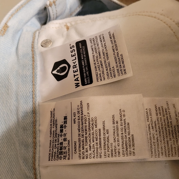 Levi's Light Blue Ballon Jean Shorts, 32 - Picture 9 of 9